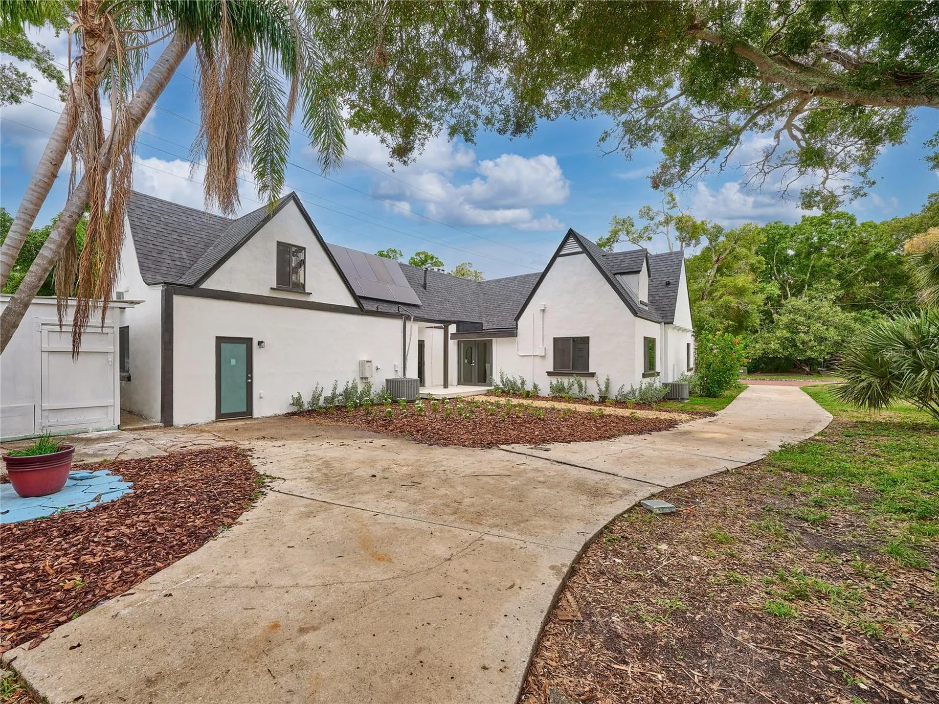 5209 2nd Avenue N St Petersburg FL 33710