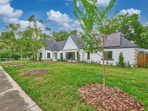 5209 2nd Avenue N St Petersburg FL 33710