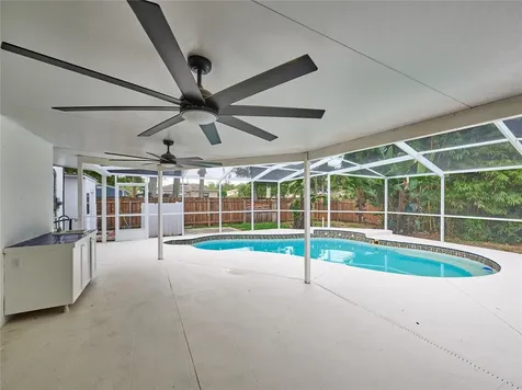 5209 2nd Avenue N St Petersburg FL 33710
