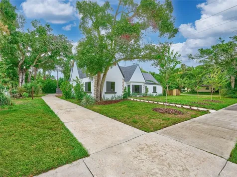 5209 2nd Avenue N St Petersburg FL 33710