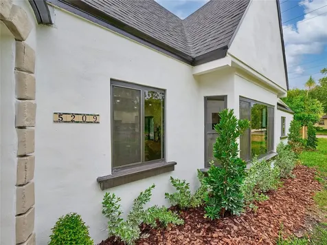 5209 2nd Avenue N St Petersburg FL 33710