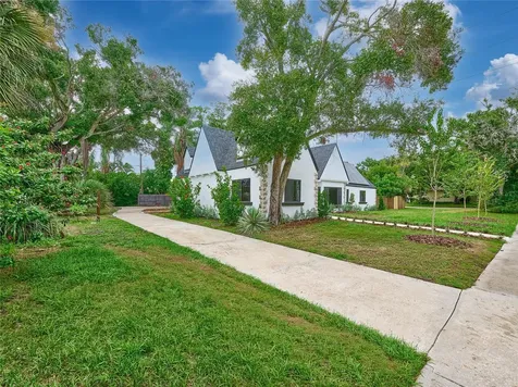 5209 2nd Avenue N St Petersburg FL 33710
