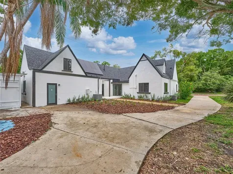 5209 2nd Avenue N St Petersburg FL 33710