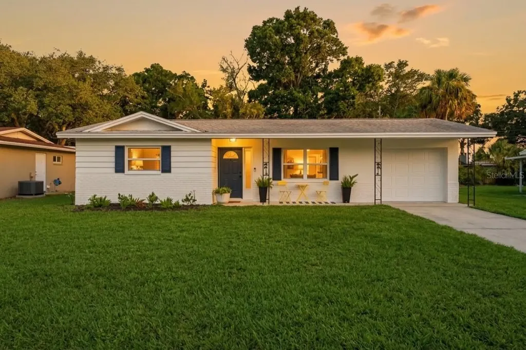 2048 Jefferson Avenue Dunedin FL 34698