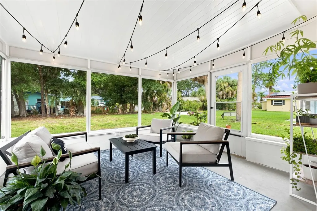 2048 Jefferson Avenue Dunedin FL 34698