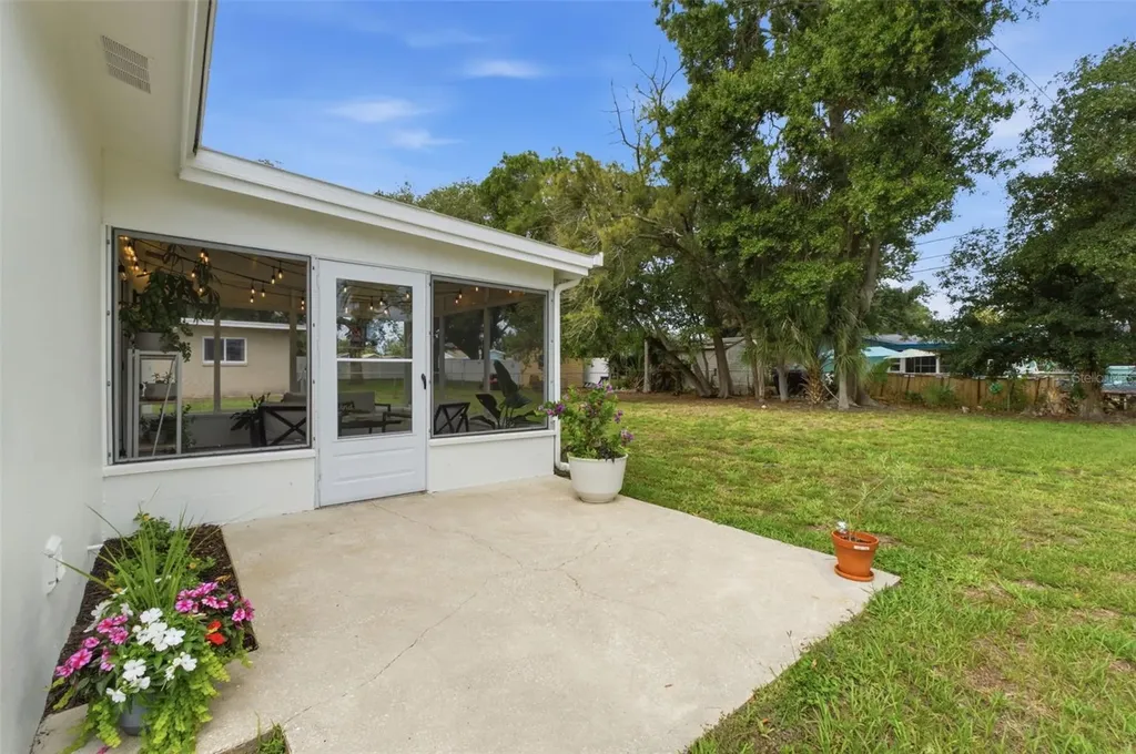 2048 Jefferson Avenue Dunedin FL 34698