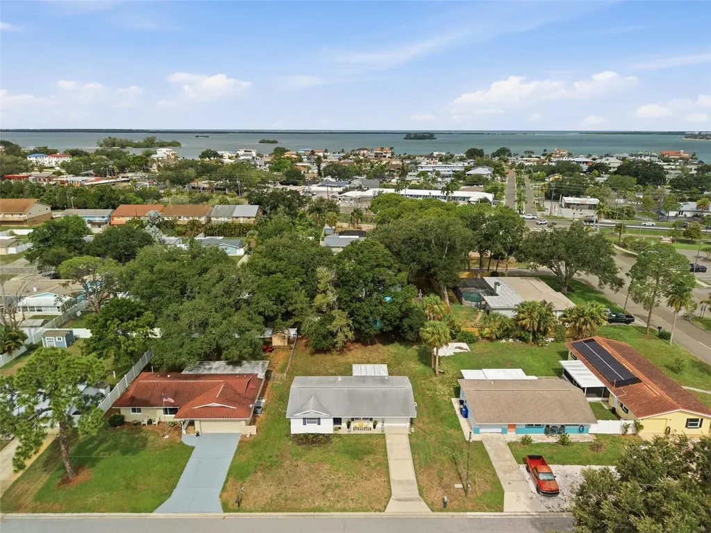 2048 Jefferson Avenue Dunedin FL 34698