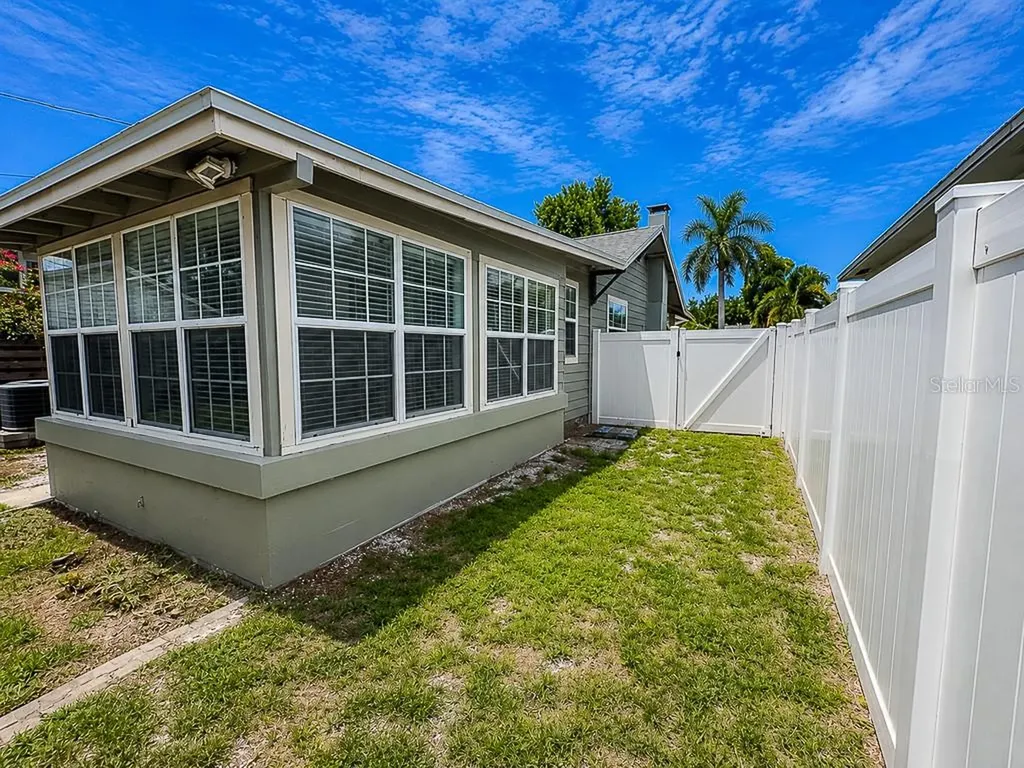 2244 4th Avenue N St Petersburg FL 33713