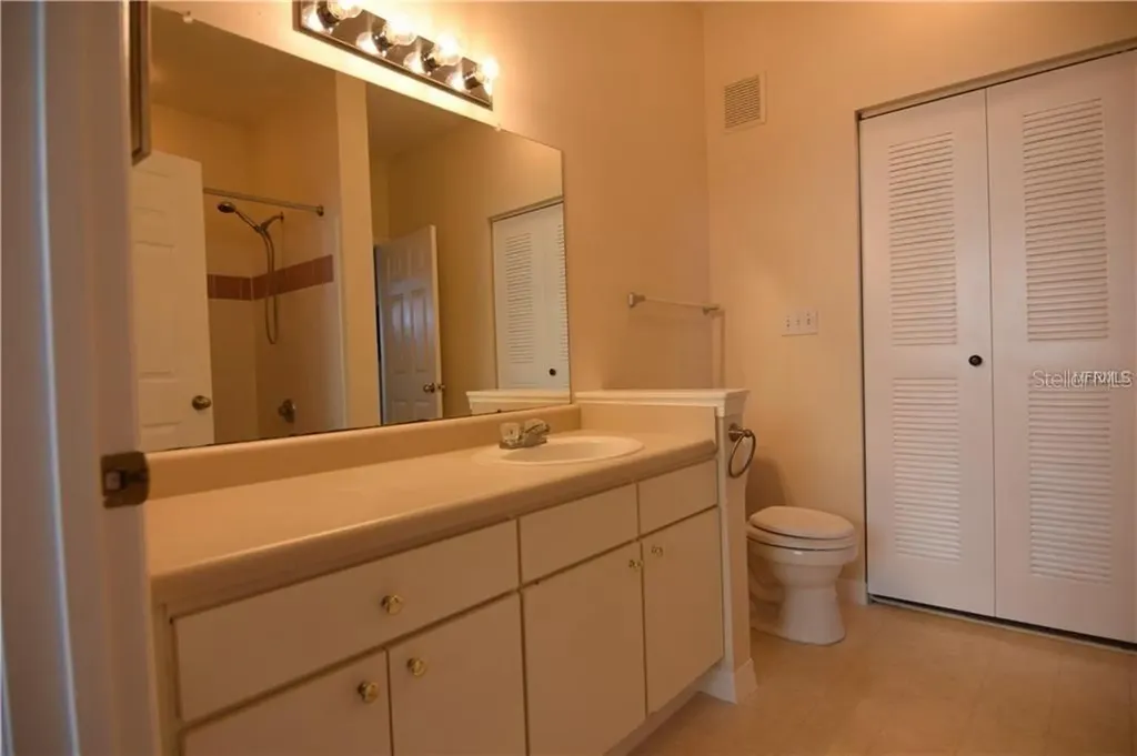 9640 Lake Chase Island Way Tampa FL 33626