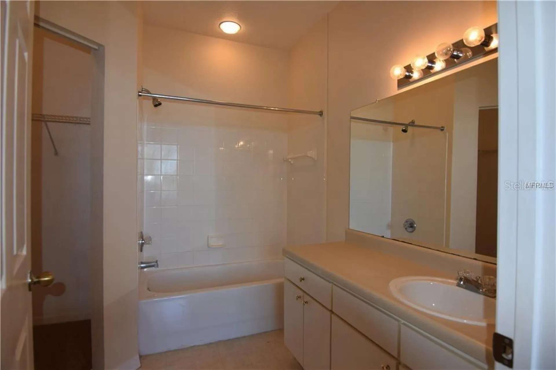 9640 Lake Chase Island Way Tampa FL 33626