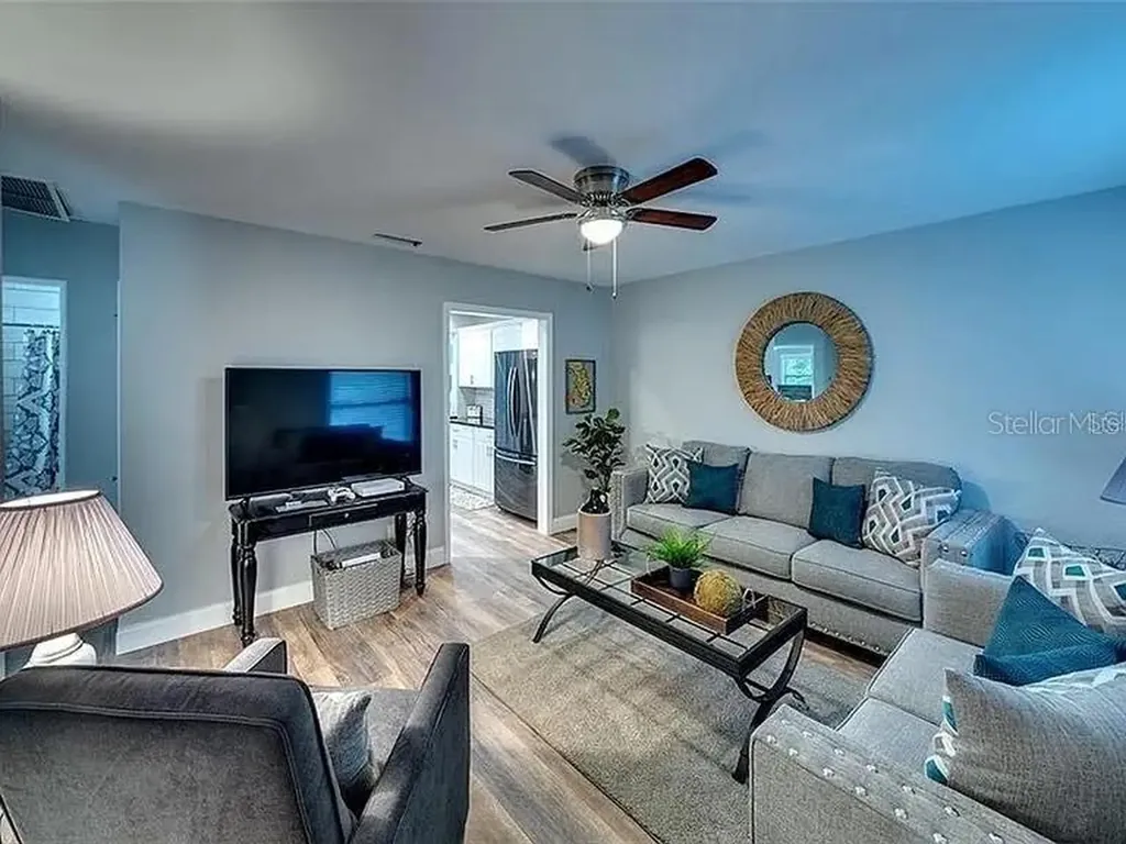 120 Avenida De Baha Nokomis FL 34275
