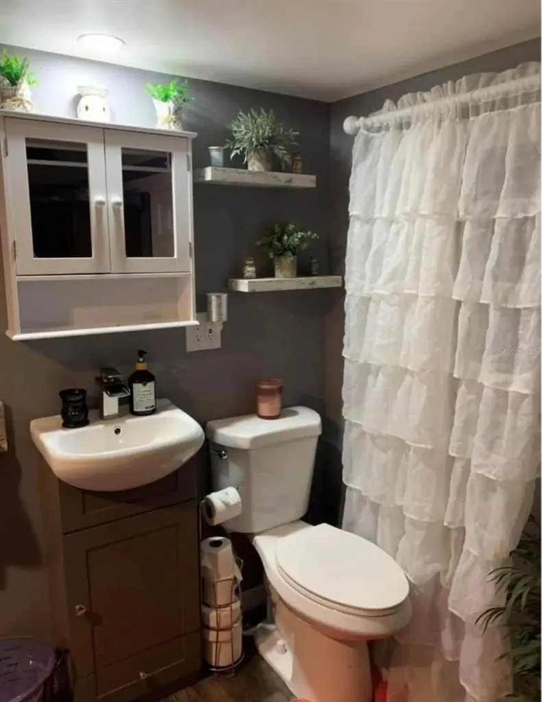 120 Avenida De Baha Nokomis FL 34275