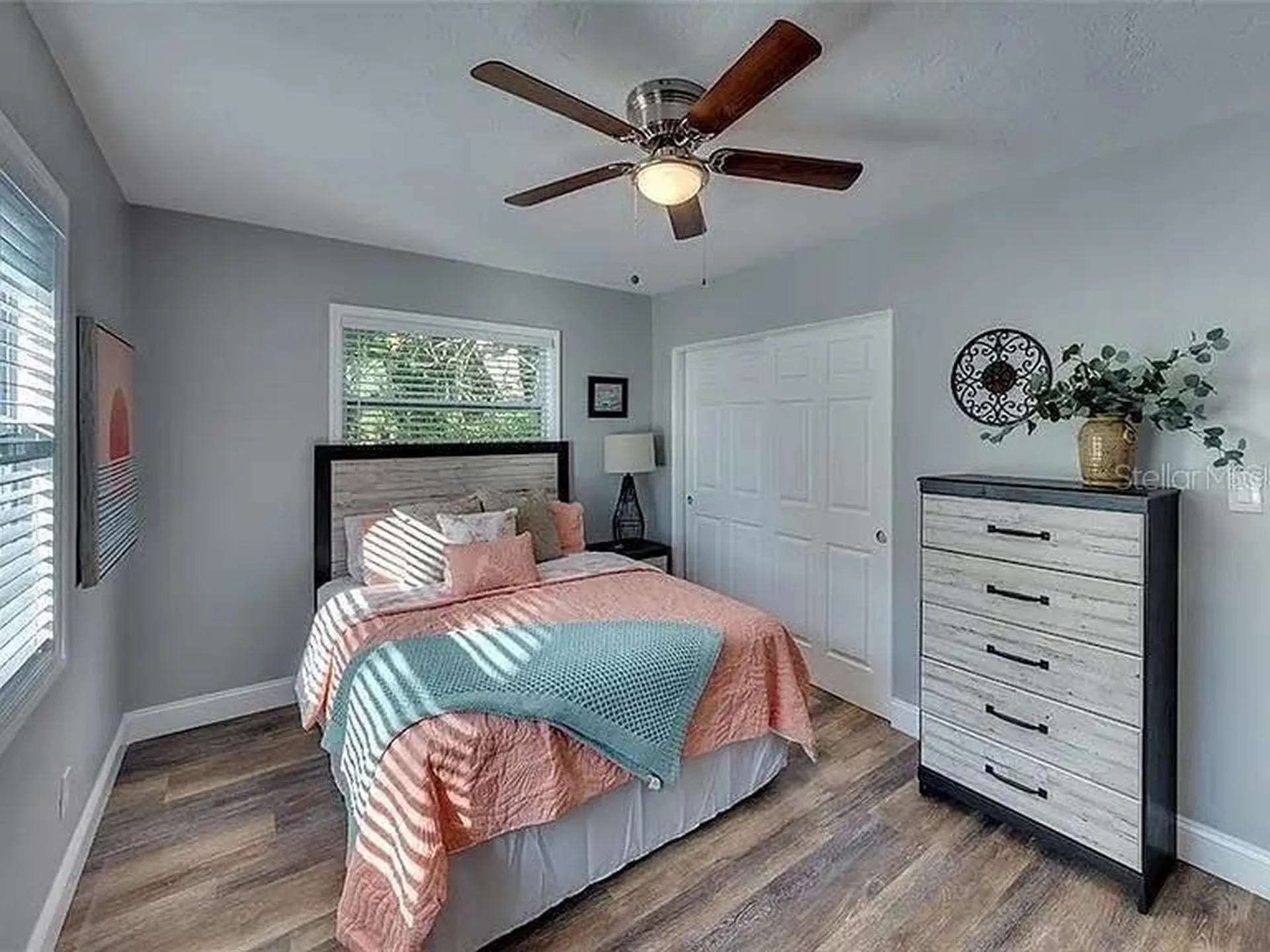 120 Avenida De Baha Nokomis FL 34275