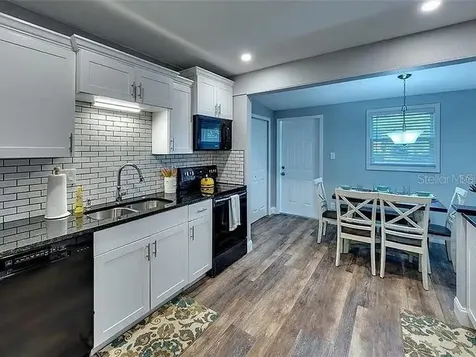 120 Avenida De Baha Nokomis FL 34275