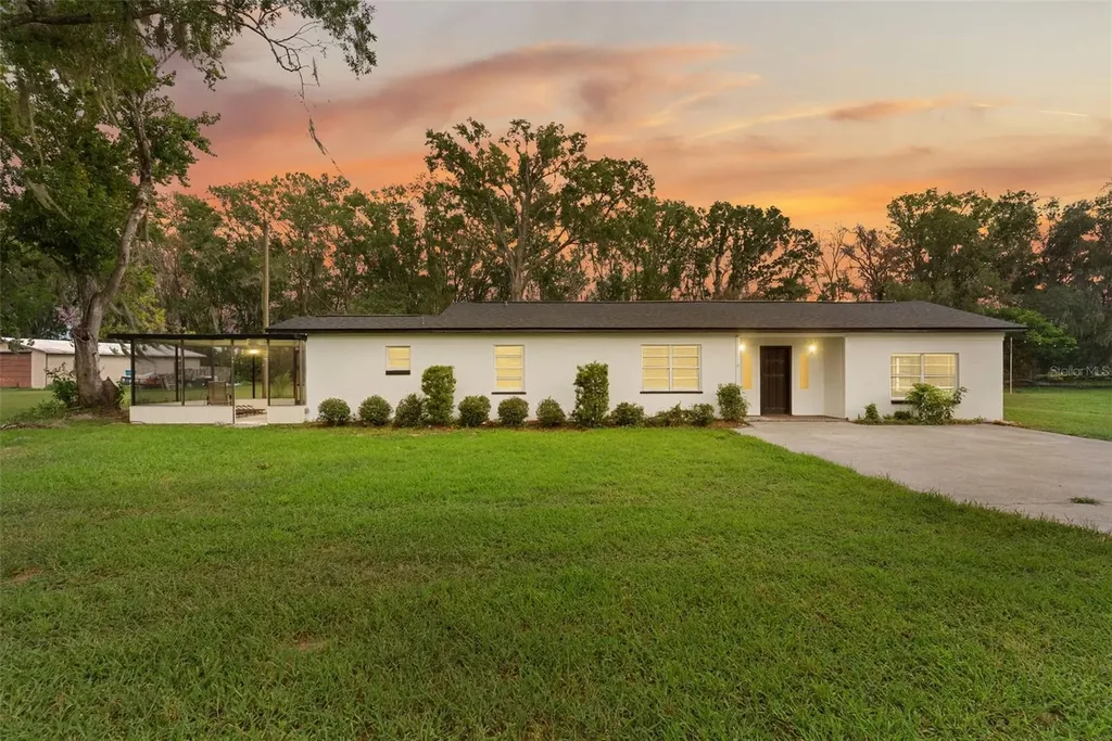 606 S Wiggins Road Plant City FL 33566