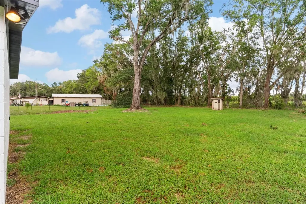 606 S Wiggins Road Plant City FL 33566