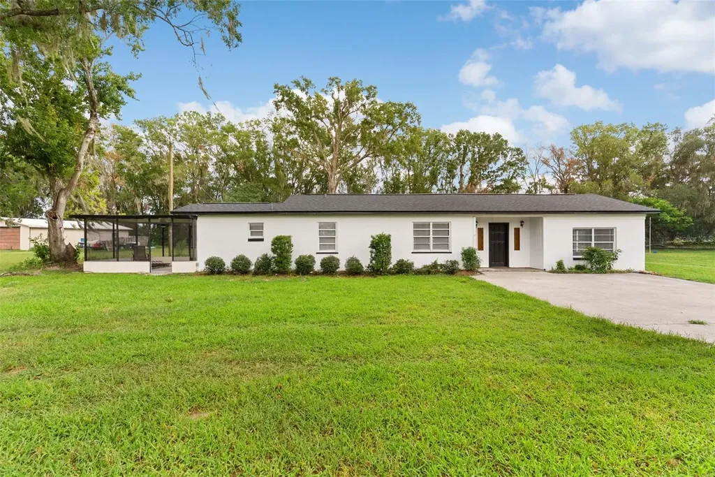 606 S Wiggins Road Plant City FL 33566