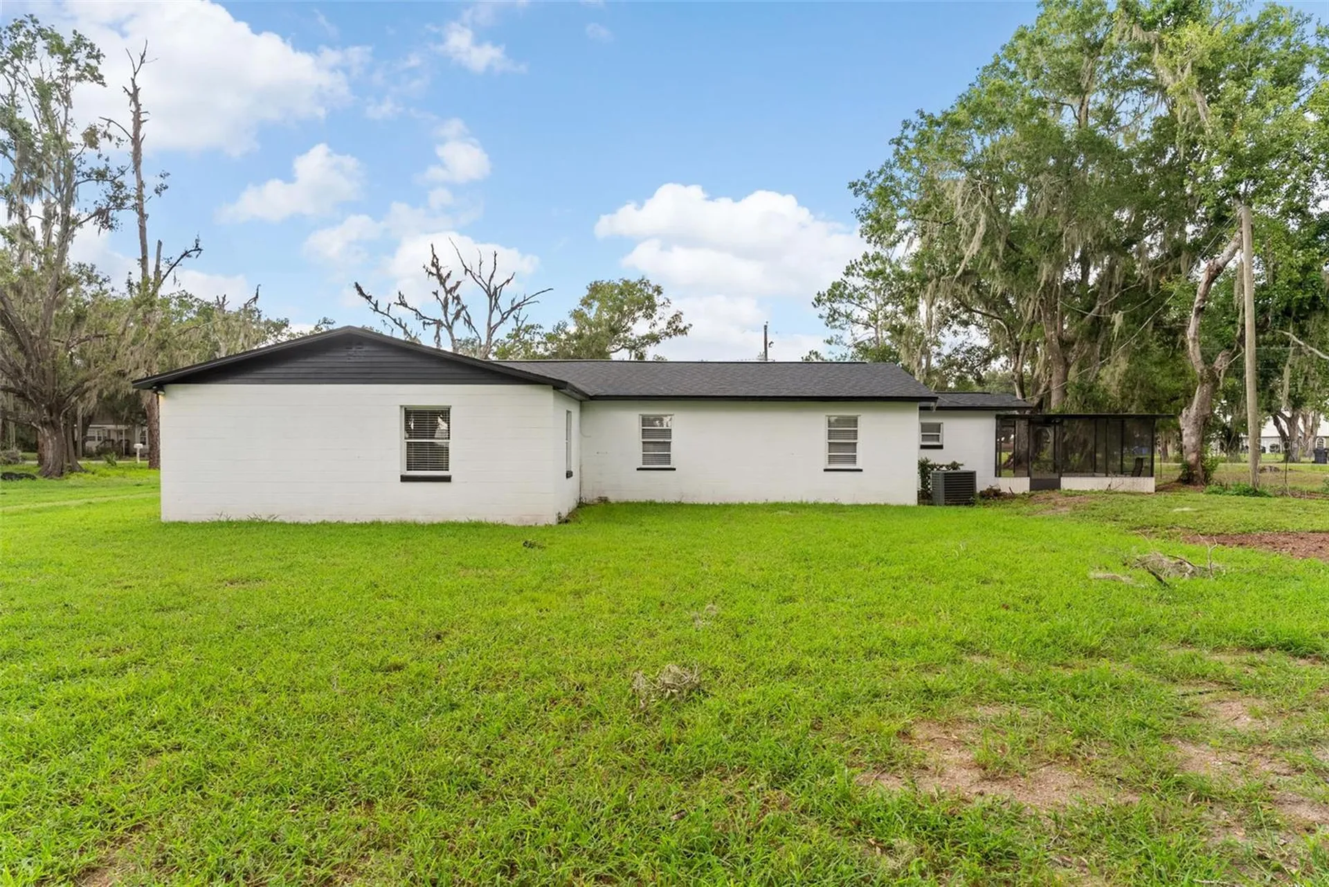 606 S Wiggins Road Plant City FL 33566