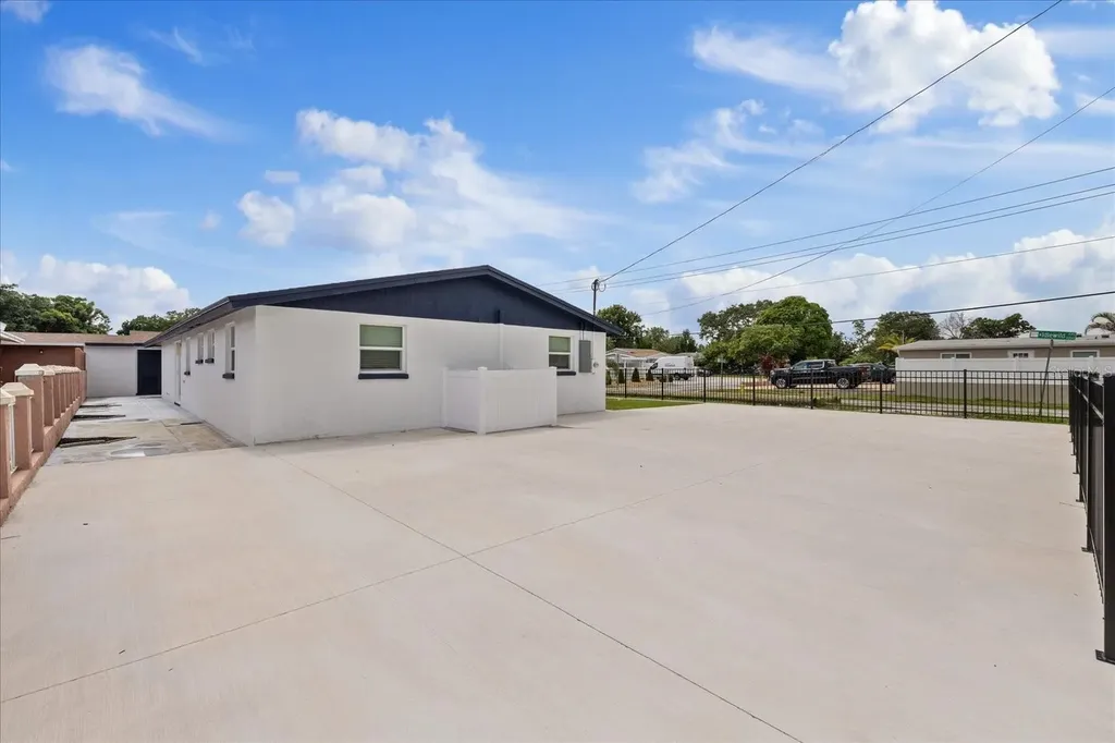5824 N Thatcher Avenue Tampa FL 33614