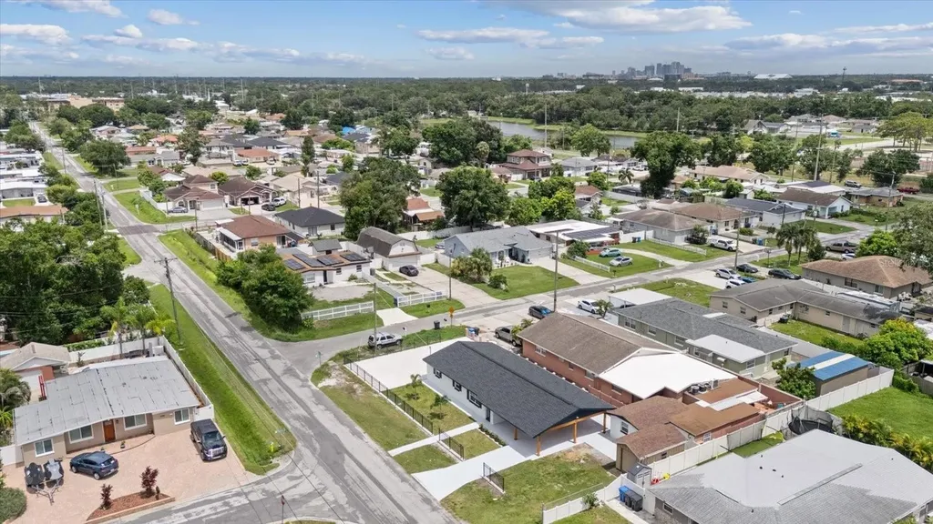 5824 N Thatcher Avenue Tampa FL 33614