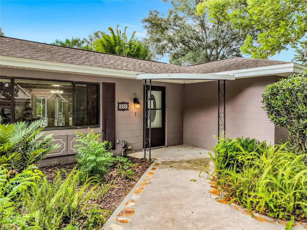 300 Pinecrest Road Mount Dora FL 32757