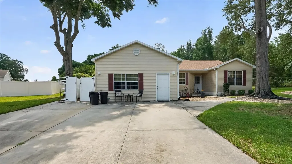 706 Murray Circle Lady Lake FL 32159