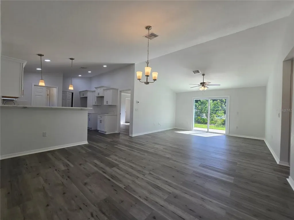 35 Sequoia Trail Ocklawaha FL 32179