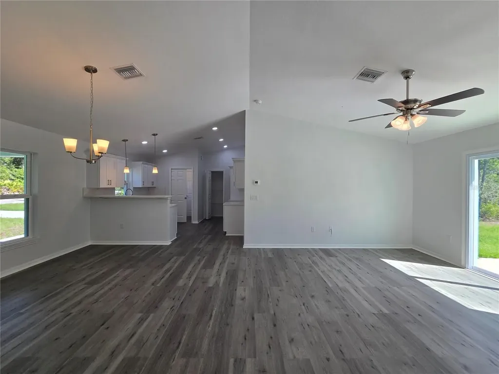 35 Sequoia Trail Ocklawaha FL 32179