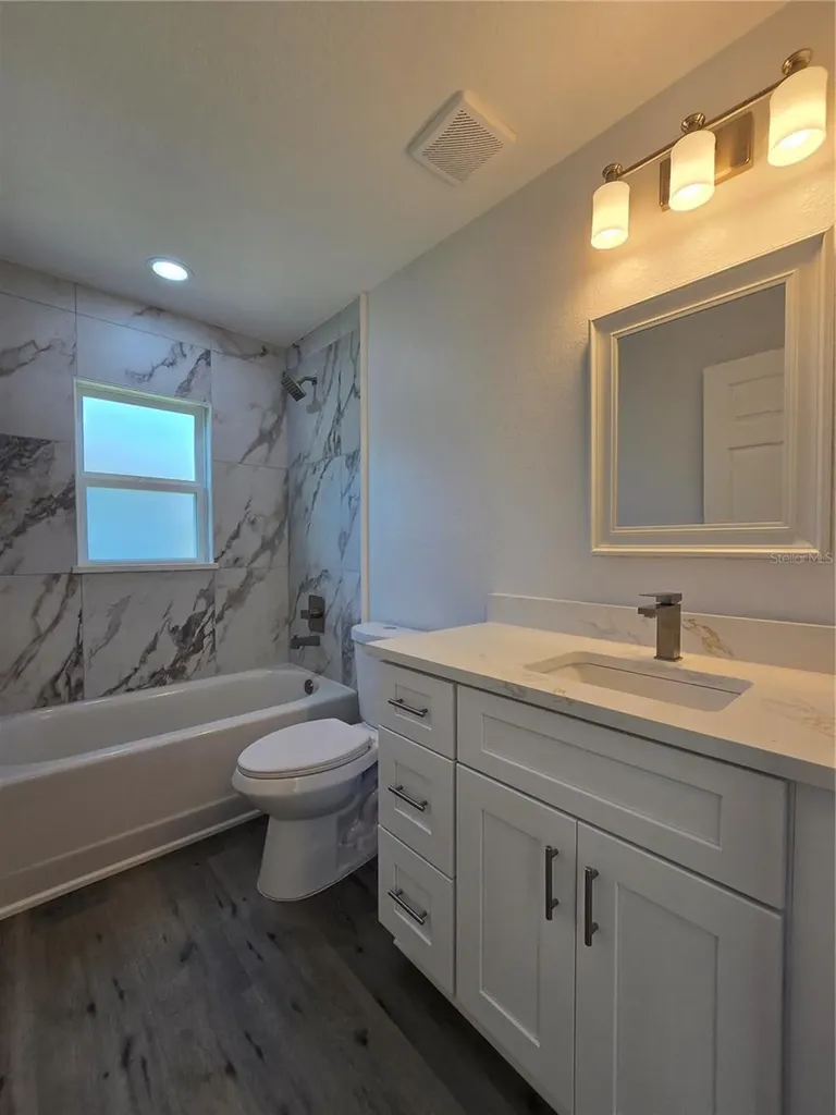 35 Sequoia Trail Ocklawaha FL 32179