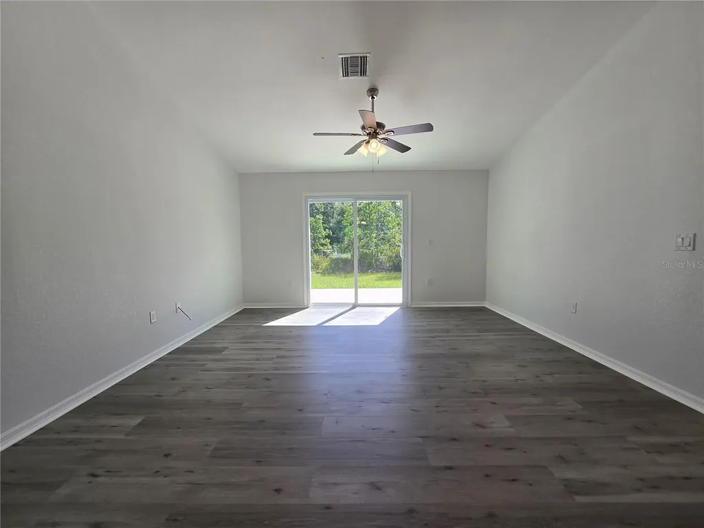 35 Sequoia Trail Ocklawaha FL 32179