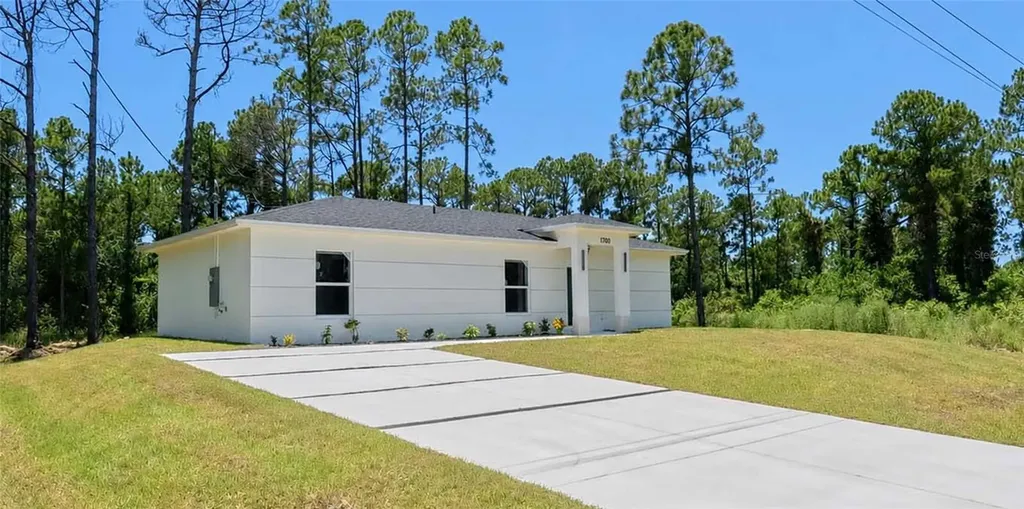 1120 Ravenswood Street E Lehigh Acres FL 33974