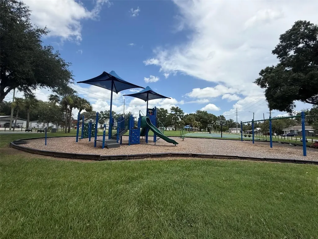 1325 E Laura Street Plant City FL 33563