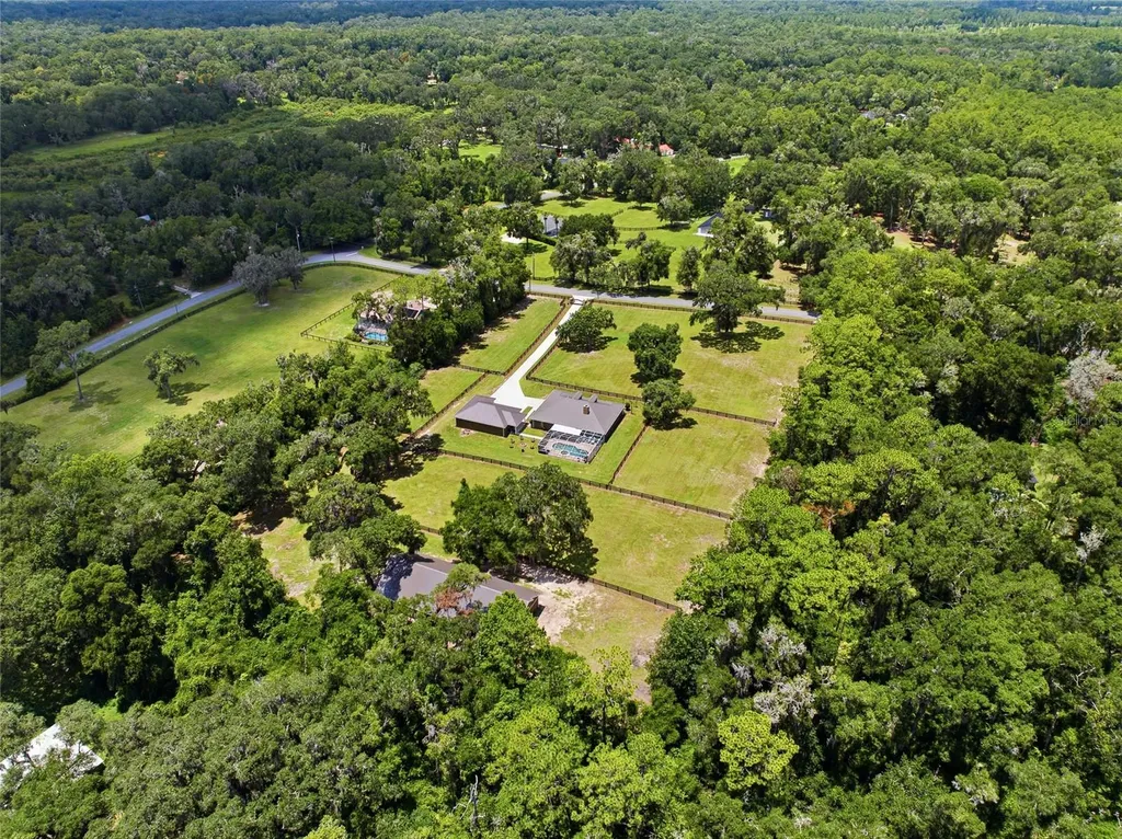 4 Middleground Road Ocala FL 34482