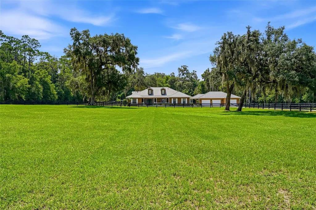 4 Middleground Road Ocala FL 34482