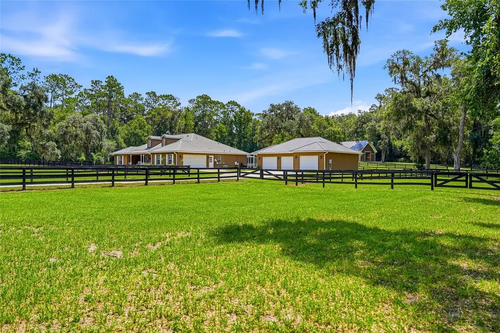 4 Middleground Road Ocala FL 34482