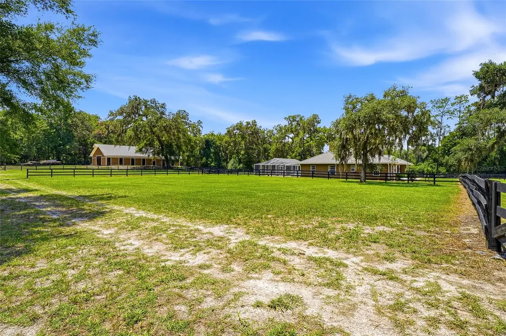 4 Middleground Road Ocala FL 34482