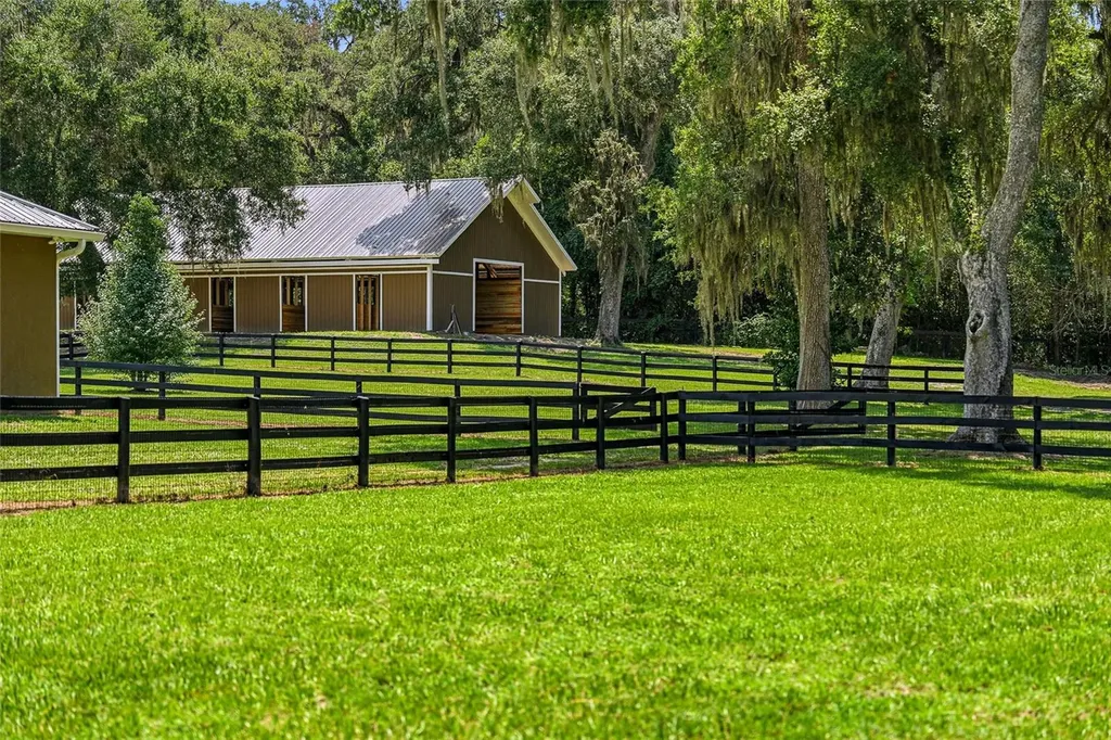 4 Middleground Road Ocala FL 34482