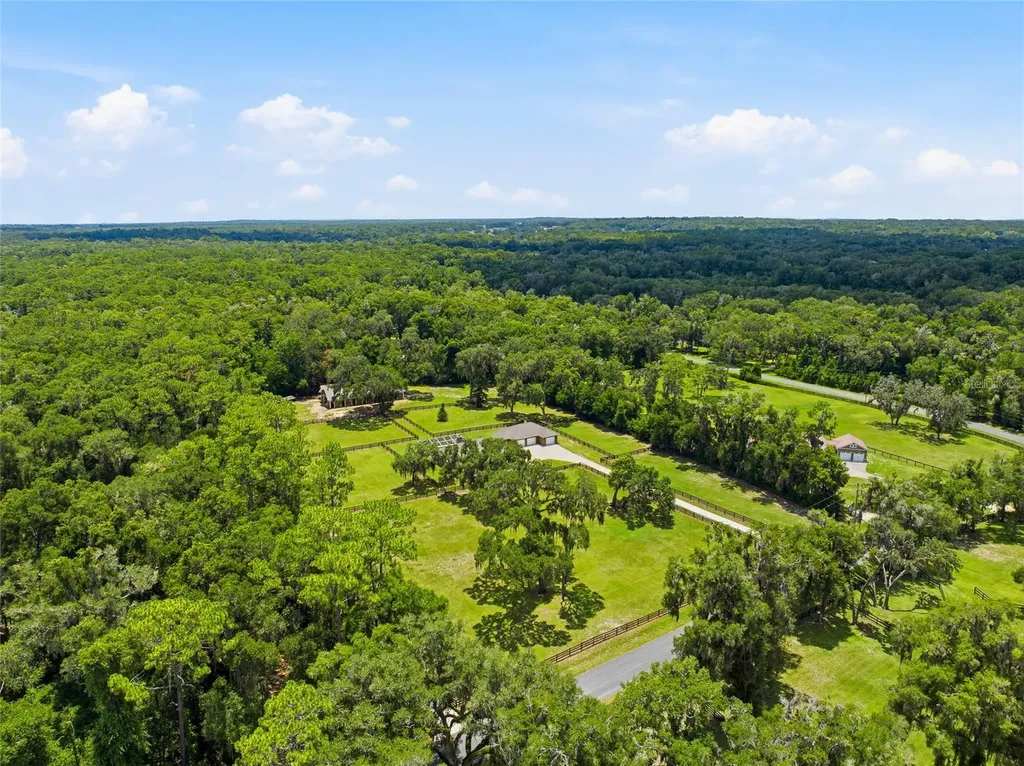 4 Middleground Road Ocala FL 34482
