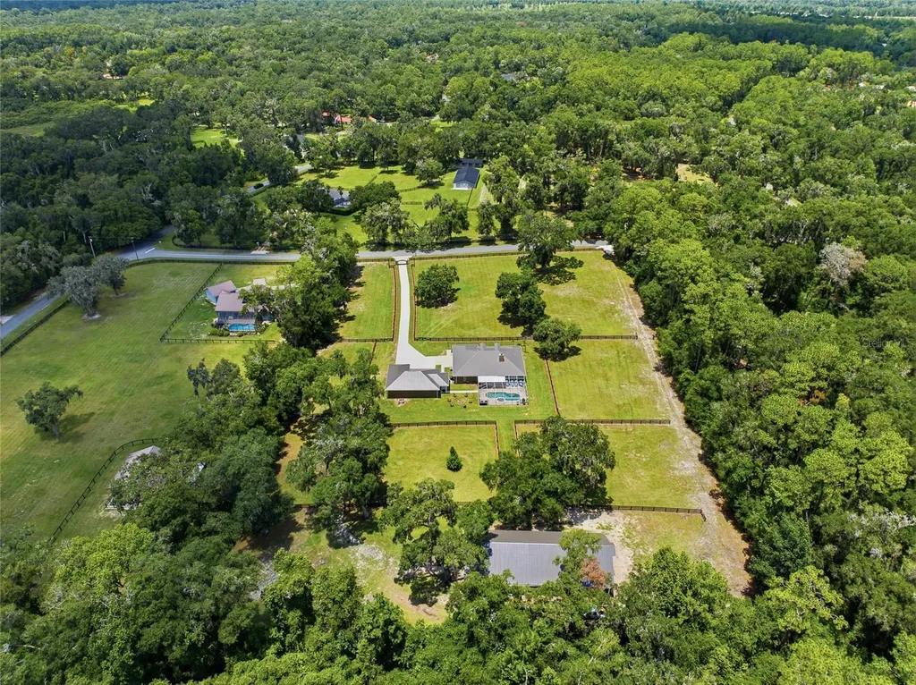 4 Middleground Road Ocala FL 34482