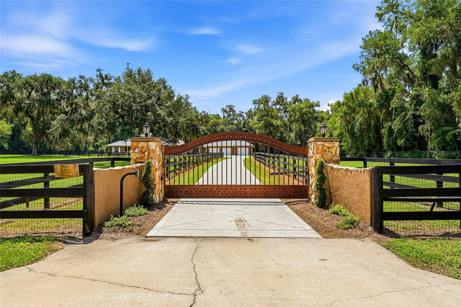4 Middleground Road Ocala FL 34482