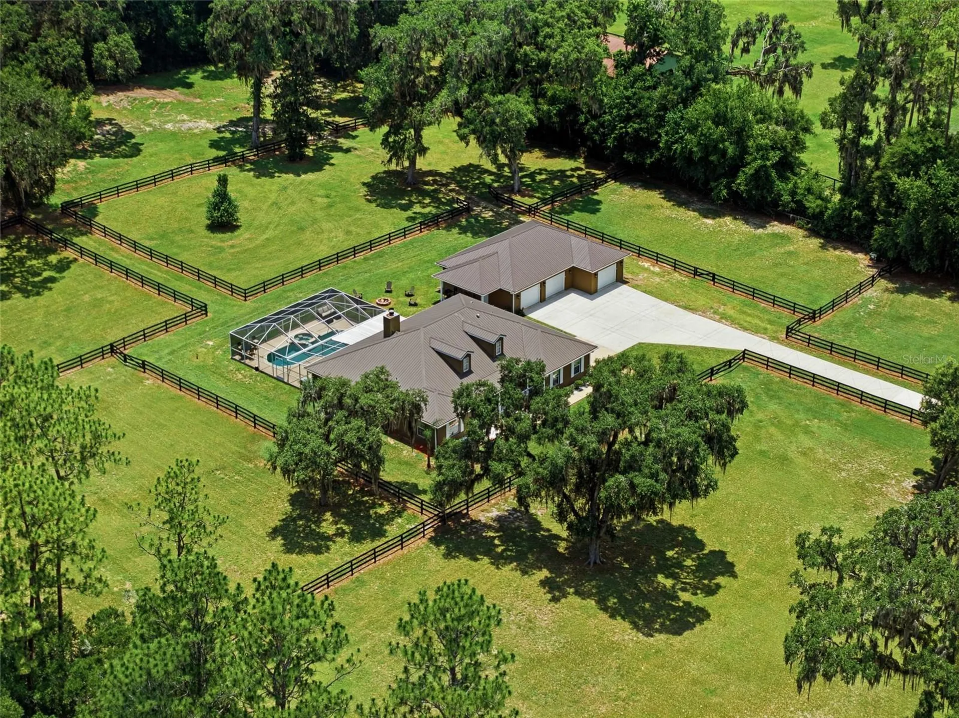 4 Middleground Road Ocala FL 34482
