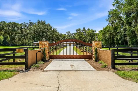 4 Middleground Road Ocala FL 34482