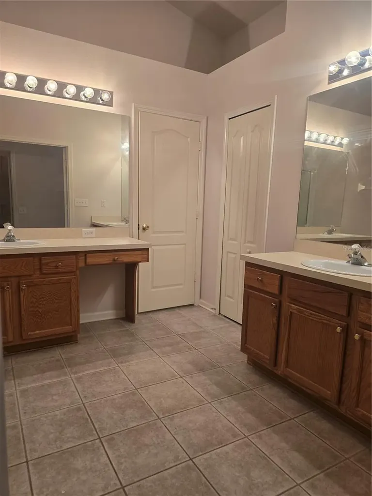 31125 Hannigan Place Wesley Chapel FL 33543