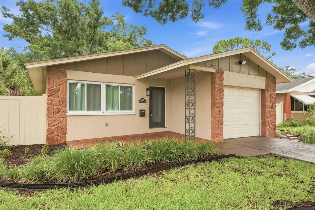 205 SE Monroe Circle N St Petersburg FL 33703