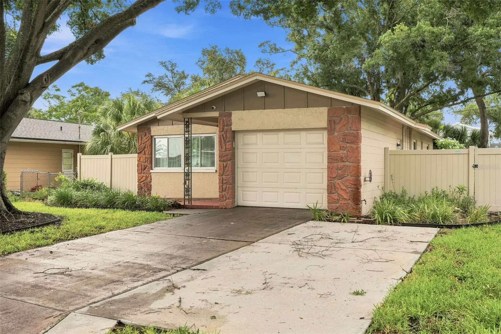205 SE Monroe Circle N St Petersburg FL 33703