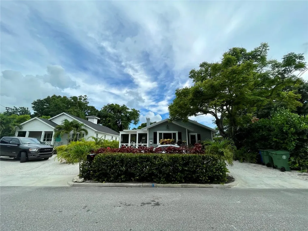 2703 10th Avenue W Bradenton FL 34205