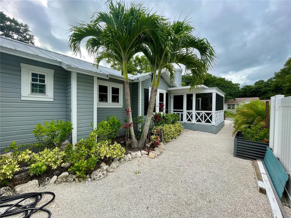 2703 10th Avenue W Bradenton FL 34205
