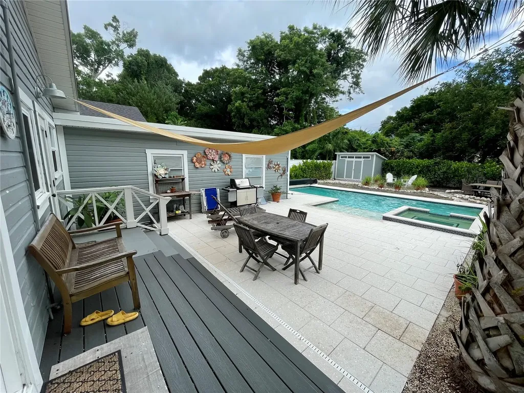 2703 10th Avenue W Bradenton FL 34205