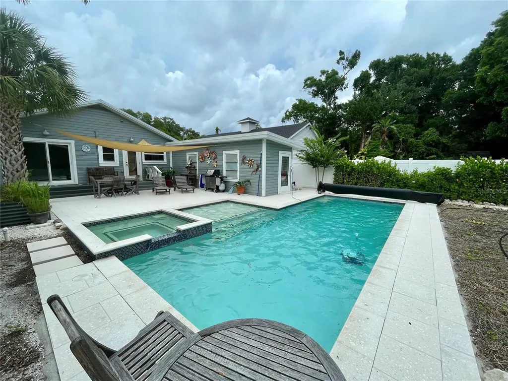 2703 10th Avenue W Bradenton FL 34205
