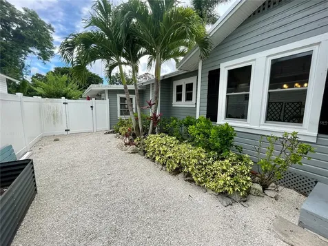 2703 10th Avenue W Bradenton FL 34205